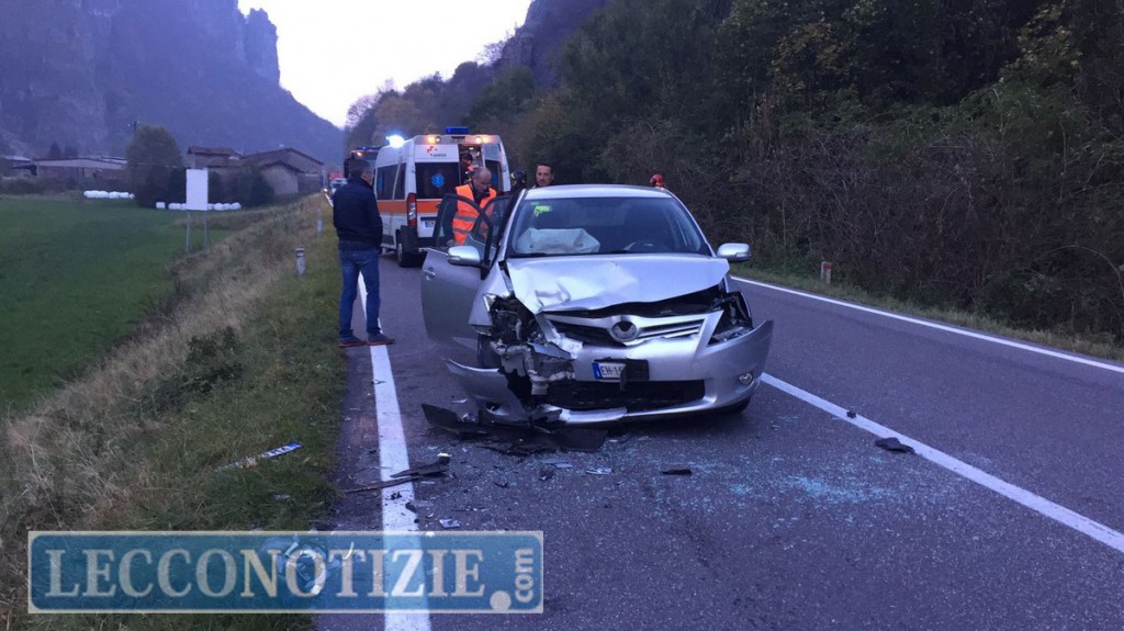 Incidente A Balisio Scontro Tra Auto Una Finisce Fuori Strada Lecco