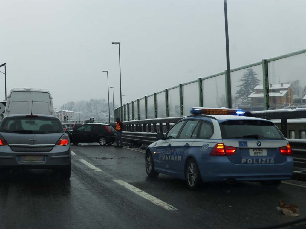 Autoscontro sulla SS36: lunghe code in mattinata nel Barro