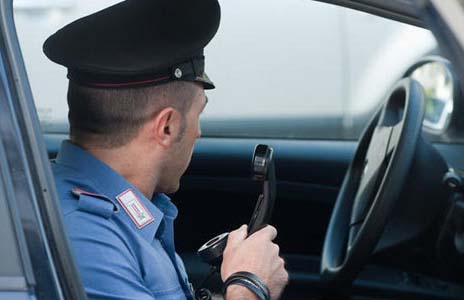 Tenta di buttarsi dal 5° piano, salvata dal Luogotenente Bertino