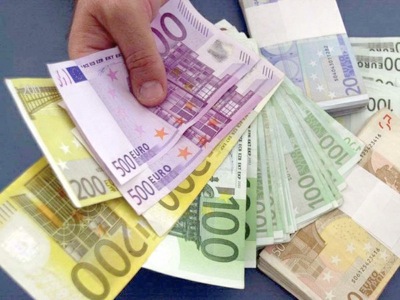 Stop alle retribuzioni dei top manager: parte la raccolta firme