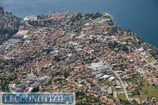 Foto aerea di Mandello del Lario 