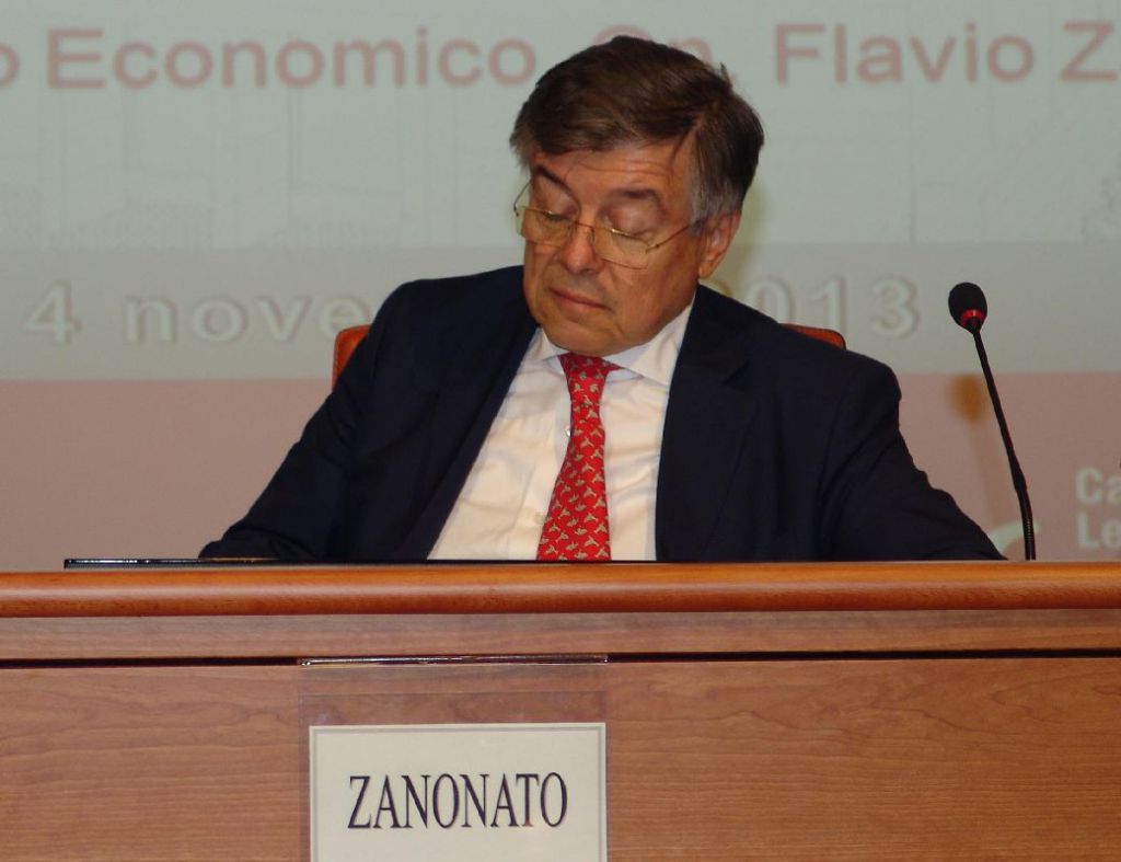 I lecchesi le “cantano” al ministro Zanonato: “Così non va!”
