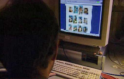 Arrestato 79enne, nel PC 3mila scatti pedopornografici