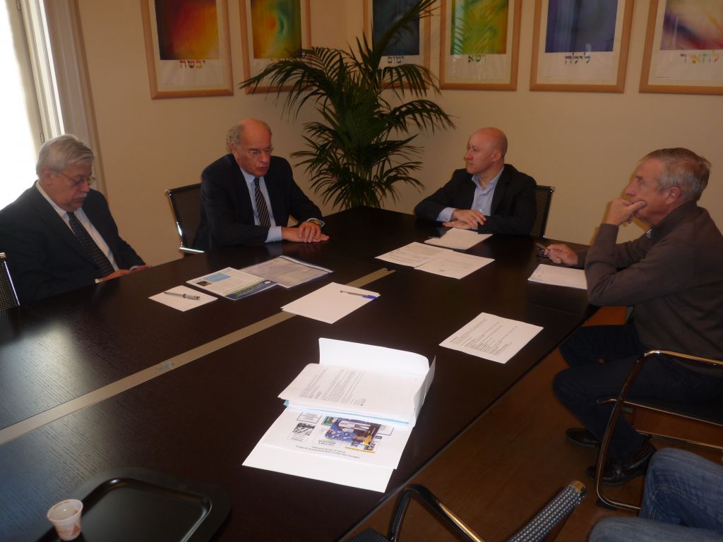 Confcommercio Lecco in prima fila in aiuto degli edicolanti