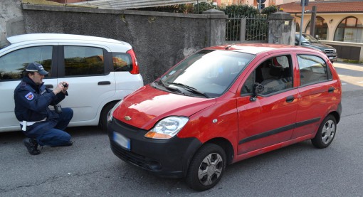 Auto ribaltata a Mandello - 25 febbraio 2014 (1)