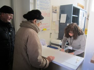 Consegna firme petizione canile (1)