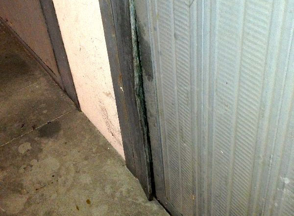 Castello: svaligiano i box di un condominio, sorpresi e arrestati