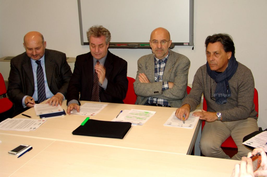 I sindacati ai futuri sindaci: “Attenti alle vittime della crisi”