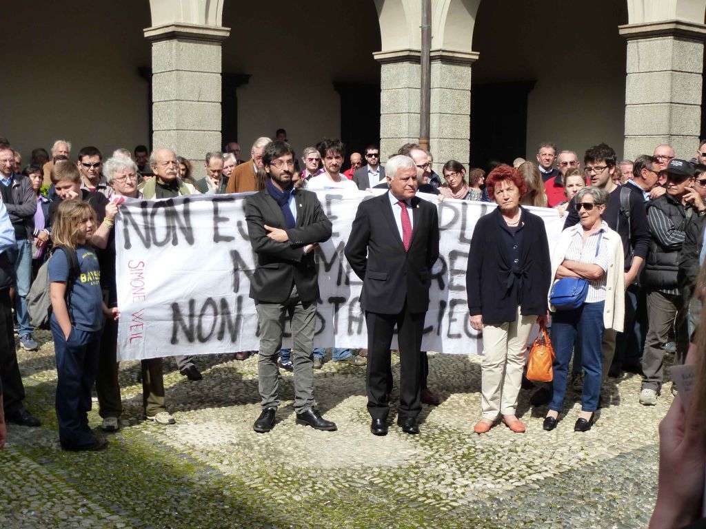 Striscione “censurato”: 25 Aprile tra le polemiche a Lecco