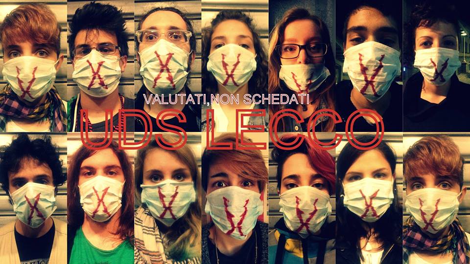 Contro il test Invalsi, presidio degli studenti con le mascherine