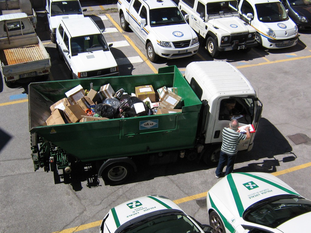 Lotta all’abusivismo: sequestrati e distrutti 4 mila prodotti