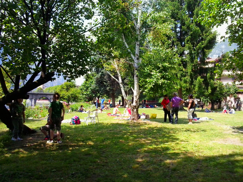 Lecco. Successo per il pic-nic sull’Isola Viscontea