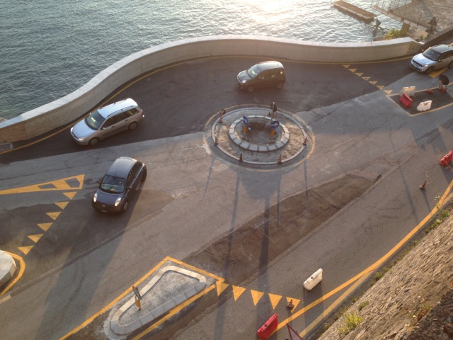 Perledo: “Bene la nuova rotonda, ma attenzione alle precedenze”