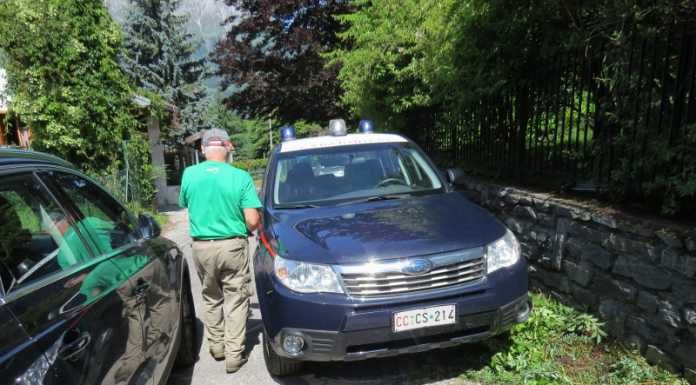 Dramma a Cremeno, 79enne si sente male, cade e muore