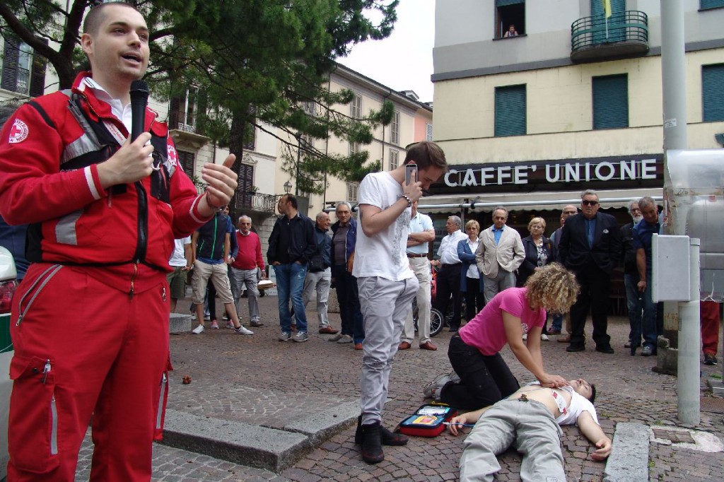 Lecco Cuore: inaugurati con una dimostrazione i tre defibrillatori