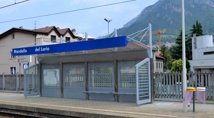 Mandello: nuova pensilina e cestini portarifiuti in stazione