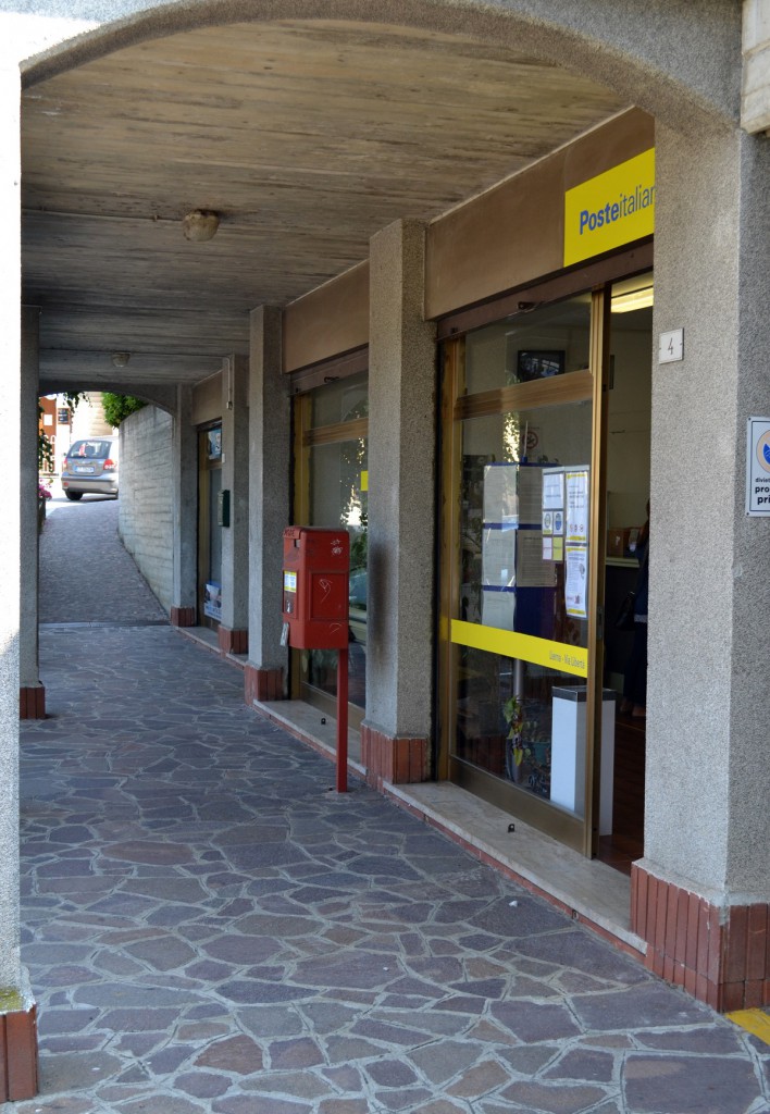 Ammanchi in Posta a Lierna? Dai sussurri in paese alle denunce