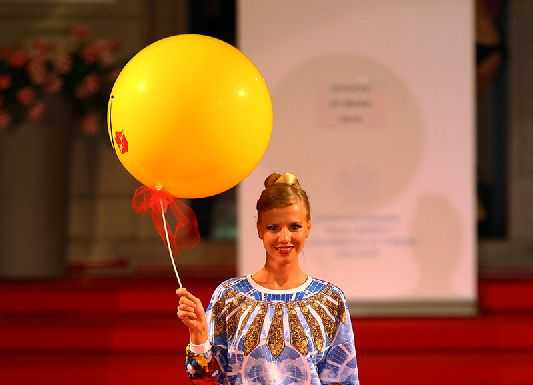 Calolziocorte. L’alta moda sfila in piazza Vittorio Veneto