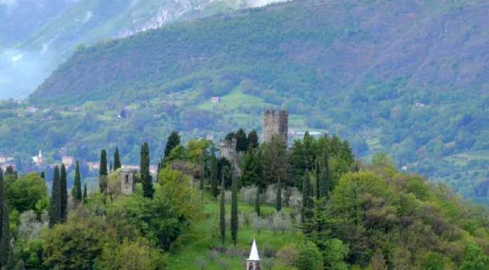 Vezio, la torre diventa rossa e richiama i profughi dall’Isola