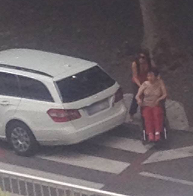 Lungolago: quando le “zebre” diventano un parcheggio