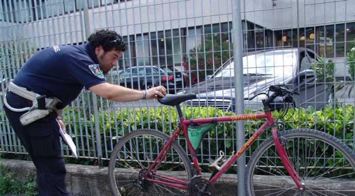 Tragedia a Calolzio: auto contro bici, muore ciclista