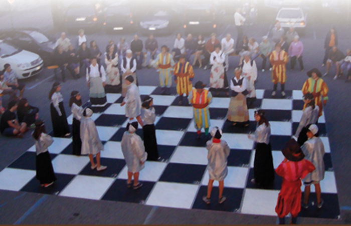 Venerdì Lierna sfida Esino a… Dama Vivente