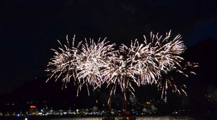 Benedizione del Lago e fuochi d’artificio: folla sul lungolago di Lecco