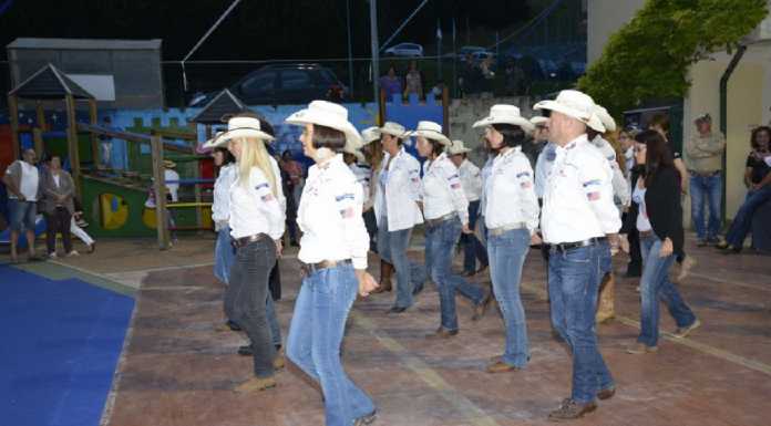 Il ballo country chiude la festa parrocchiale di Laorca festa di Laorca