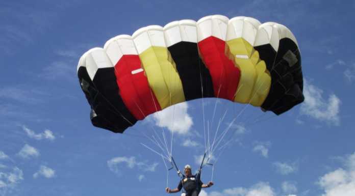 Campionati di paracadutismo al Bione. Il video