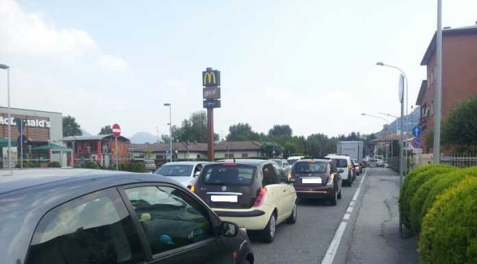 Traffico: un altro rientro di passione. Oggi riapre il ponte Vecchio
