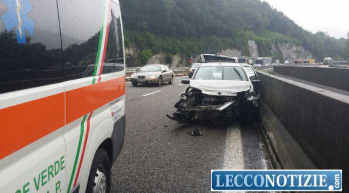 Suello. Ancora un incidente in curva sulla SS36, due le auto coinvolte