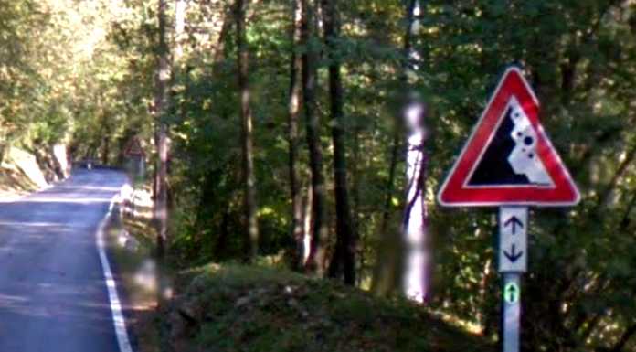 Frana sulla provinciale tra Onno e Valbrona: chiusa la strada