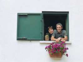 Mariangela Buzzoni ed Enrico Bendetti lasciano il Rifugio Bogani dopo 31 anni Mariangela Buzzoni ed Enrico, dal 1994 gestori della "Bogani Monza"