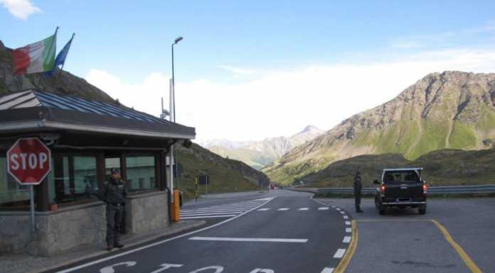 Da Livigno con 430 litri di alcool, nei guai autista di Brindisi