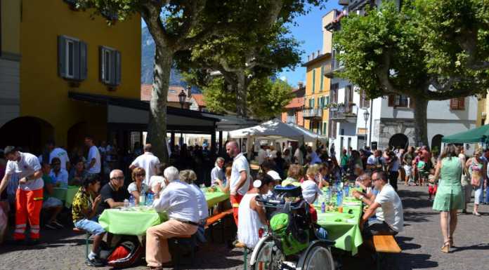 Varenna mette a tavola 500 persone in piazza San Giorgio