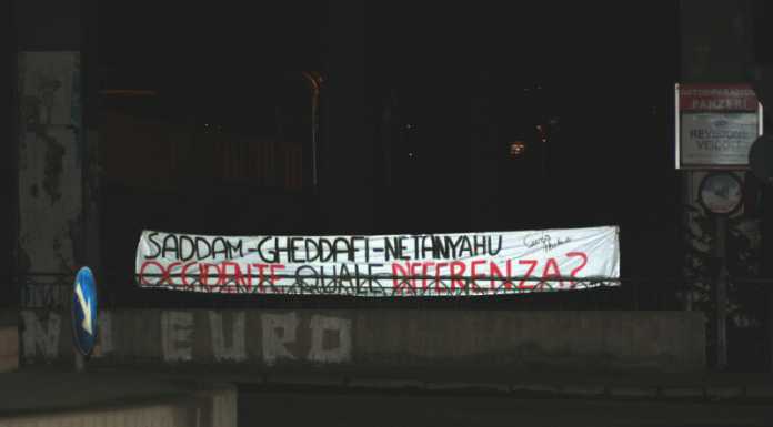 Lecco. Striscione contro gli attacchi israeliani firmato Gens Italica