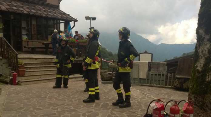 Principio d’incendio in Erna, “gita” fuori porta per i Vigili del Fuoco