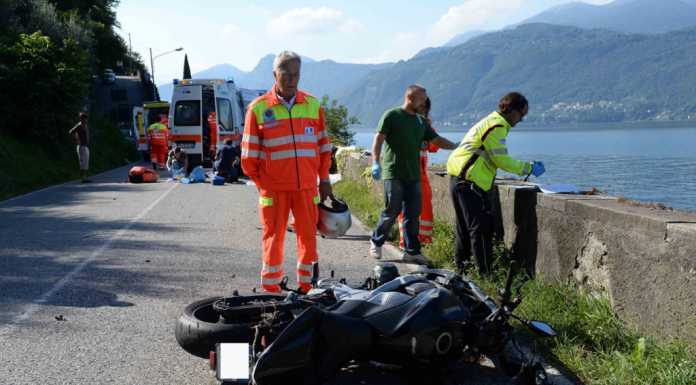 Varenna: moto e bici si scontrano, muore un 21enne
