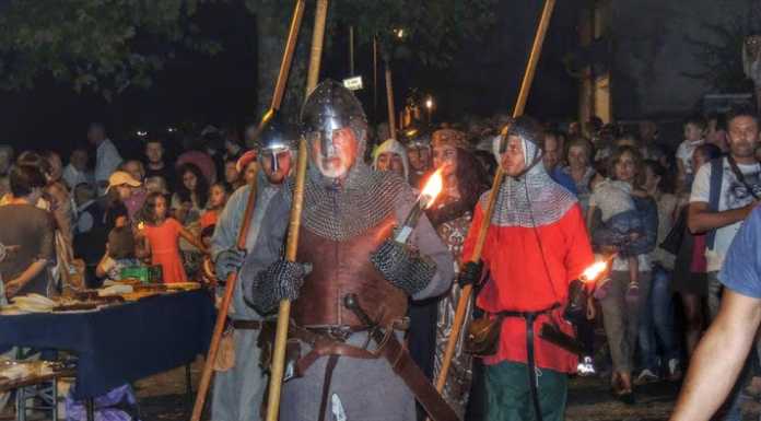 L’assalto al castello libera la regina: che spettacolo a Lierna