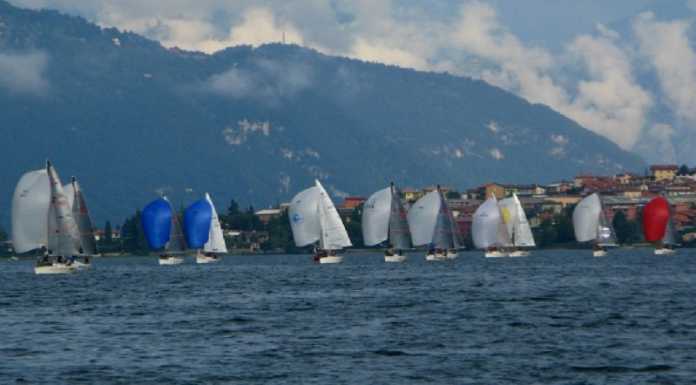 Forte vento sul lago, soccorsi alcuni giovani velisti