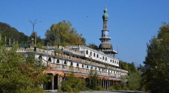 Gli ambientalisti: “Consonno deve tornare ad essere naturale” consonno olginate paese fantasma