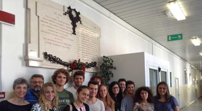 Gli studenti del Classico guidano i lecchesi sulle pietre della Guerra