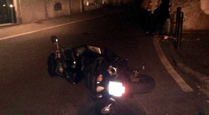 Scontro auto – scooter: paura per il biker 50enne ricoverato al Manzoni