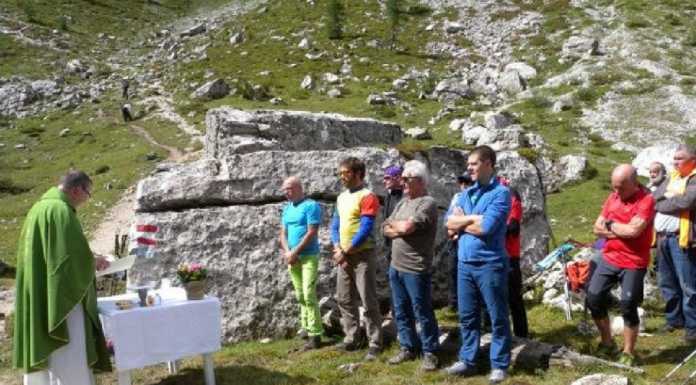 Targa ai piedi del Civetta in ricordo del Butch: “Tu se il Re di questa montagna”