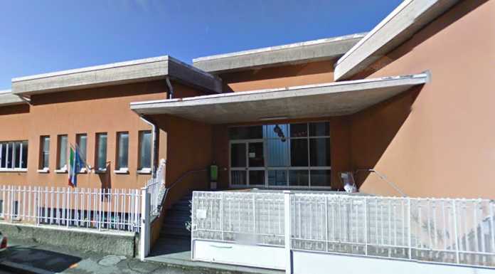 Maggianico, scuola sfollata: “Situazione grave e vergognosa”