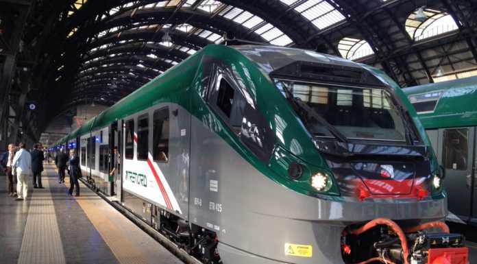 Treni, venerdì nero per i pendolari tra soppressioni per il caldo e ritardi