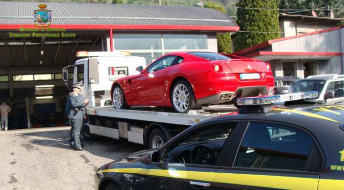 False fatture: imprenditore nei guai, sequestrate due Ferrari