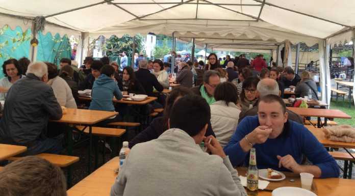 Castagne, mercatini, piatti tipici e musica folk a Erve