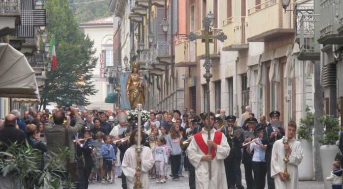 Madonna del Rosario, grande folla per la processione