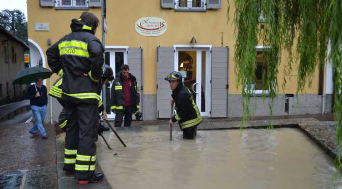 La pioggia fa danni anche a Mandello e c’è chi protesta
